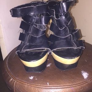 Super cute weird design wedges